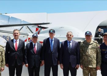 Cumhurbaşkanı Erdoğan, Savunma Sanayii Fuarı’nı gezdi