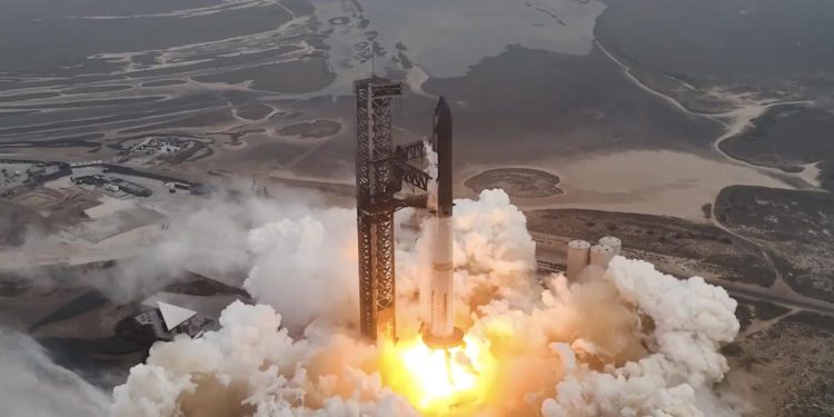 SpaceX’in en büyük roketi Starship test edildi
