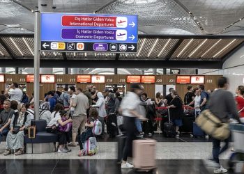 İstanbul’daki havalimanlarında bayram yoğunluğu