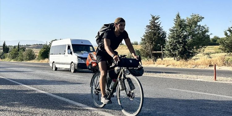 Almanya’dan baba ocağı Adıyaman’a bisiklet yolculuğu