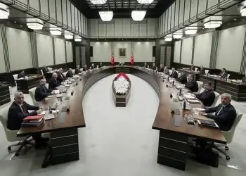 Kabine’de iki bakan değişti