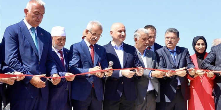 Bakanlar Uraloğlu ve Ersoy, Trabzon Havalimanı açılış törenine katıldı