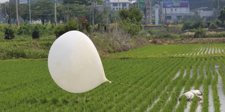 Kore’de balon savaşı kızışıyor