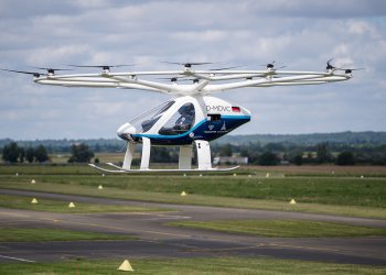 Hava taksi Volocopter’den Paris’te pilotlu test uçuşu