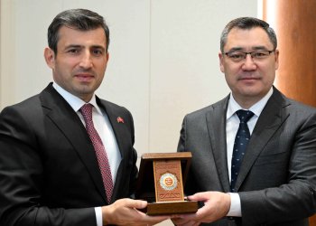 Kırgızistan’dan Selçuk Bayraktar’a Devlet Nişanı