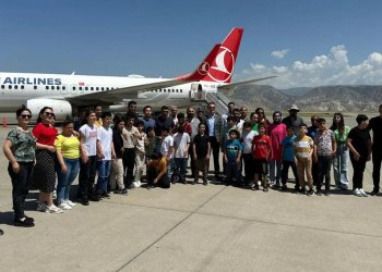 Cizreli öğrenciler Şerafettin Elçi Havalimanı’nı gezdi