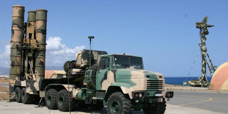 Komşu S-300’ü elden çıkarmayı planlıyor
