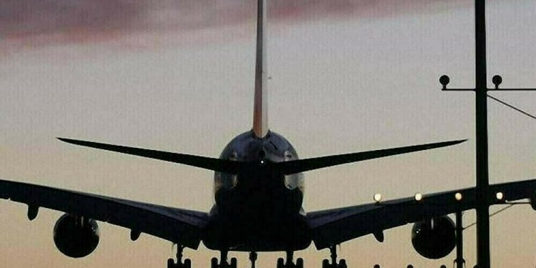 İran ocak ayı sonuna kadar Suriye uçuşlarını askıya aldı