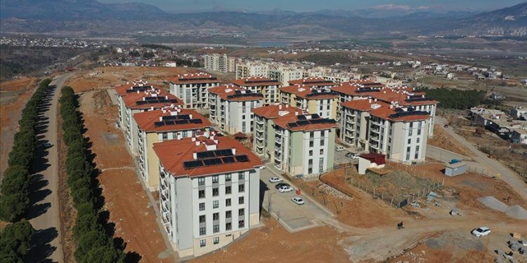 Baykar’ın konutları afetzedelere teslim edildi