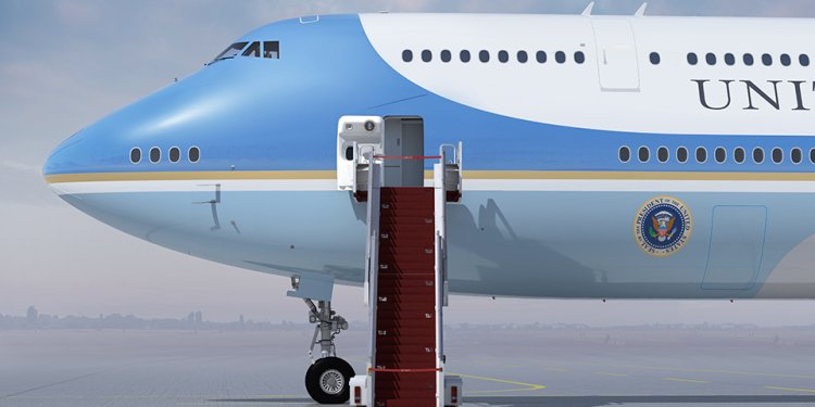 Trump, 747 turuyla Air Force One krizini gündeme getirdi!