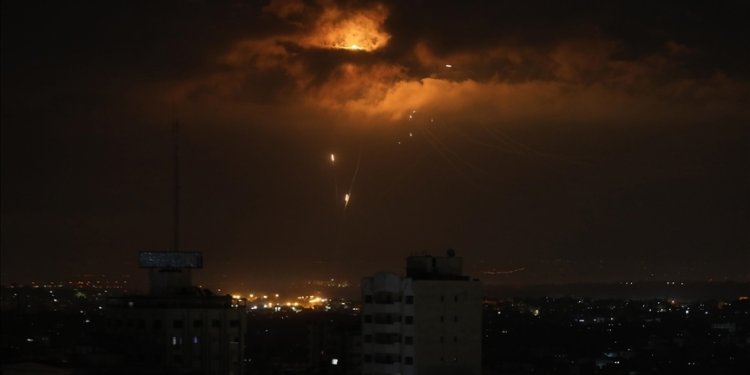 Husiler: Ben Gurion Havalimanı ve ABD uçak gemisini vurduk