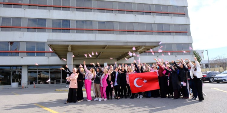 Sabiha Gökçen Havalimanı’nda kadınlara ilham veren 8 Mart kutlaması