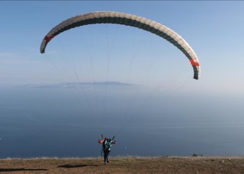 İtalyan gezgin Tekirdağ’da yamaç paraşütü yaparak gökyüzüyle buluştu