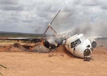 Somali’de uçak düştü: 5 kişi öldü