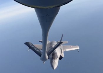 Türk tankeri ilk kez havada F-35 ile buluştu