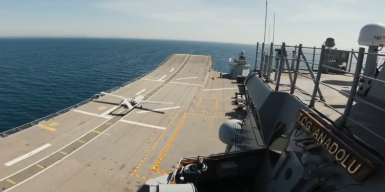 Bayraktar TB3’ten TCG Anadolu’ya 4 başarılı sorti