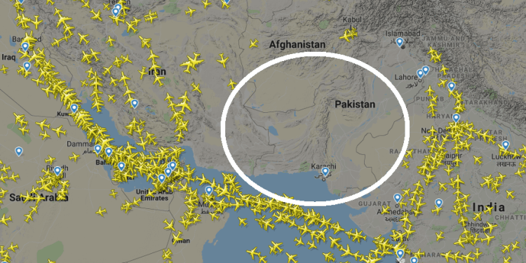 Pilotlar Pakistan hava sahasını tercih etmiyor