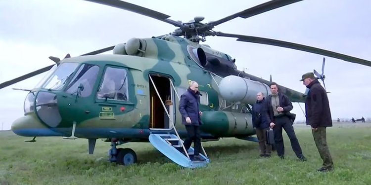 Putin’in helikopteri İHA’ların hedefi oldu