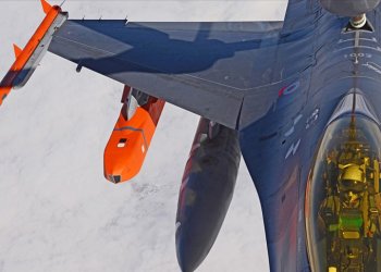 SOM füzesi yerli motorla testte tam isabet yaptı