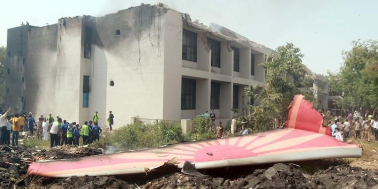 Hindistan’daki kazada yerdeki 8 kişi hayatını kaybetti