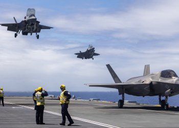 İngiliz F-35B’si Japon uçak gemisine indi