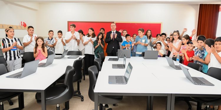 İGA’dan Büyük Taarruz rotasındaki köy okullarına destek