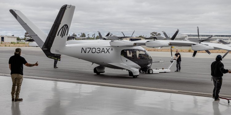 Hava taksi ‘Midnight’ 31 dakikada 82 km uçtu