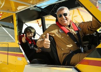 Akrobasi pilotu Ali İsmet Öztürk, torunu ile gösteri yapacak