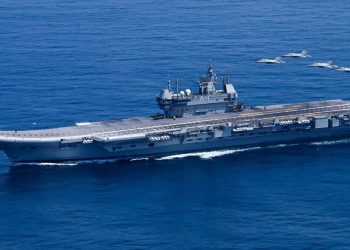 Hindistan’dan 15 yıllık plan: Nükleer uçak gemisi ve yerli jetler