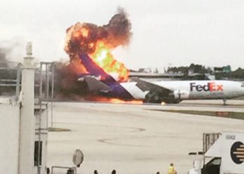 FAA, uçaktaki batarya yangınları sonrası üç şirkete ceza uyguladı!