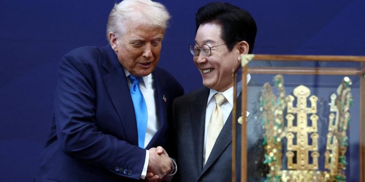 Trump’tan Güney Kore’ye nükleer denizaltı izni