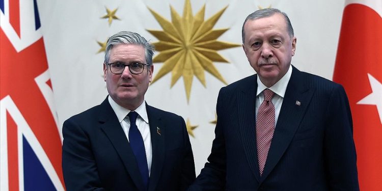 Türkiye ile İngiltere’den 11 milyar dolarlık Eurofighter anlaşması