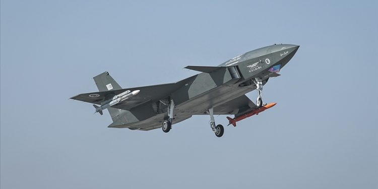 KIZILELMA, hava-hava füzesiyle dünyada ilk ve tek oldu