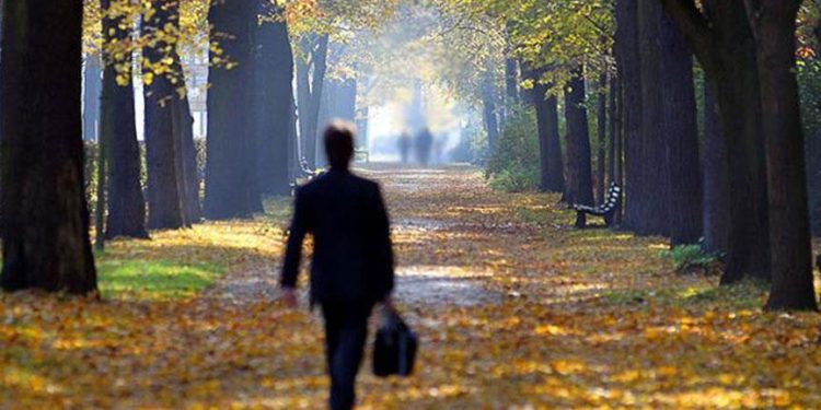 Kalabalıklar içinde kaybolmak mı, uyum sağlamak mı?