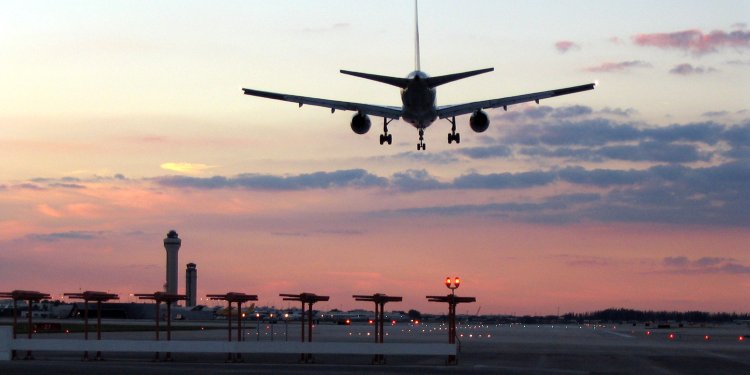 ABD, hükümet kapanması nedeniyle 40 havalimanında uçuşları % 10 azaltıyor