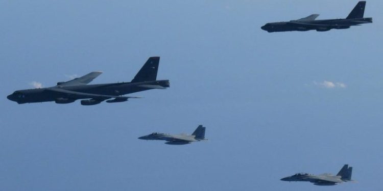 Çin’in radar kilidi sonrası Japonya, ABD’nin B-52’leriyle uçtu!