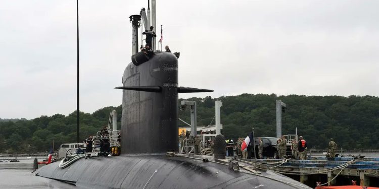 Fransa’nın nükleer denizaltı üssü üzerinde 5 İHA! Menşei araştırılıyor