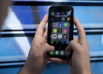 Yerli Rus yolcu uçağı Tu-214 Kazan’dan havalandı