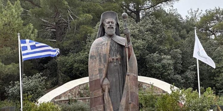 Makarios’un peşinde