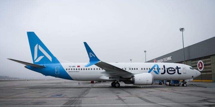 AJet, üç yeni nesil uçağı teslim aldı