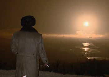 Kuzey Kore denize çok sayıda balistik füze fırlattı