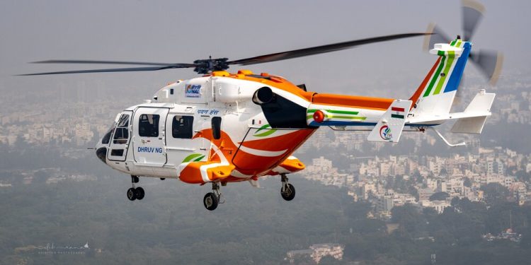 Hindistan, hafif sivil helikopterinin ilk uçuşunu tamamladı