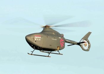 Kraliyet Donanması yeni insansız helikopterini devreye aldı