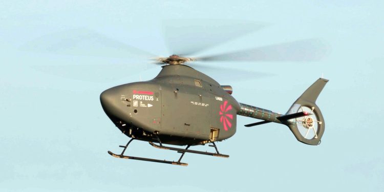 Kraliyet Donanması yeni insansız helikopterini devreye aldı