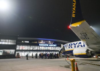 Polonya’da iki havalimanı yeniden açıldı