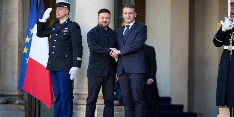 Paris’te Ukrayna için uluslararası güç bildirgesi