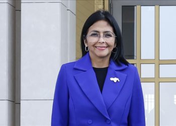 Trump uyarmıştı! Geçici başkan Maduro’nun yardımcısı oldu