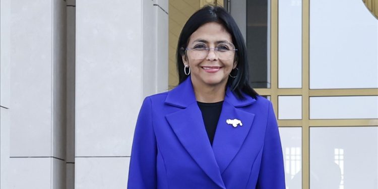 Trump uyarmıştı! Geçici başkan Maduro’nun yardımcısı oldu