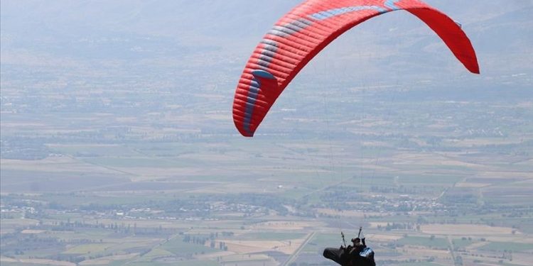Motorlu yamaç paraşütleri afetlerde “havadaki göz” olacak