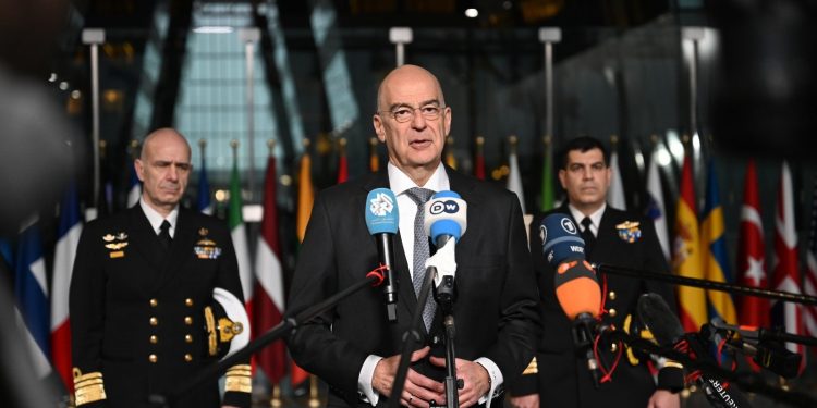 Yunanistan’dan Kıbrıs’a fırkateyn ve F-16 gönderme kararı